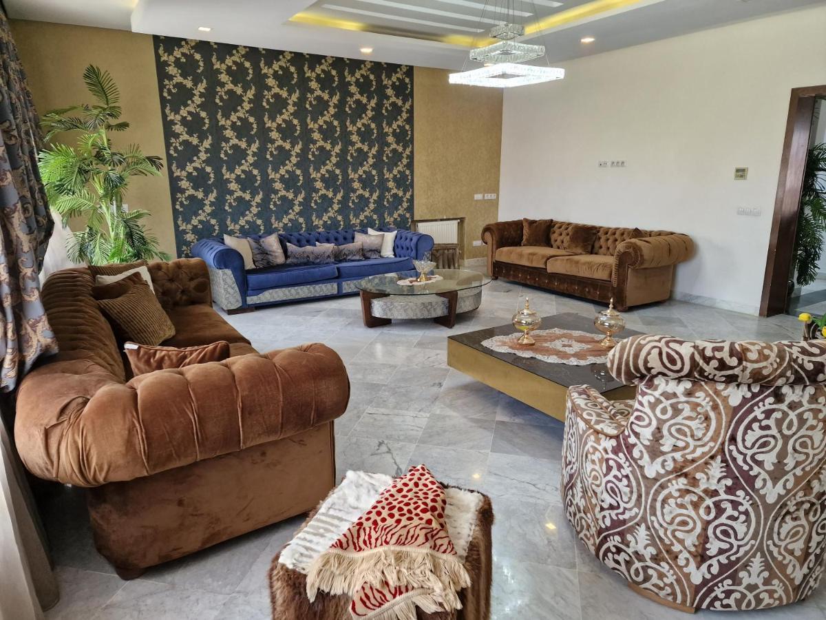De Luxe Au Centre Urbain Nord Tunis